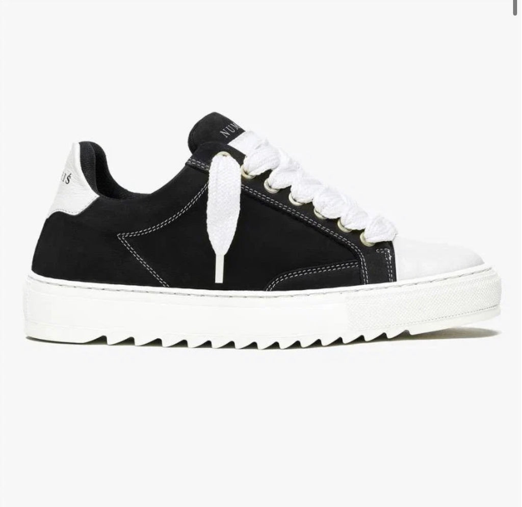 NUM SNEAKERS
