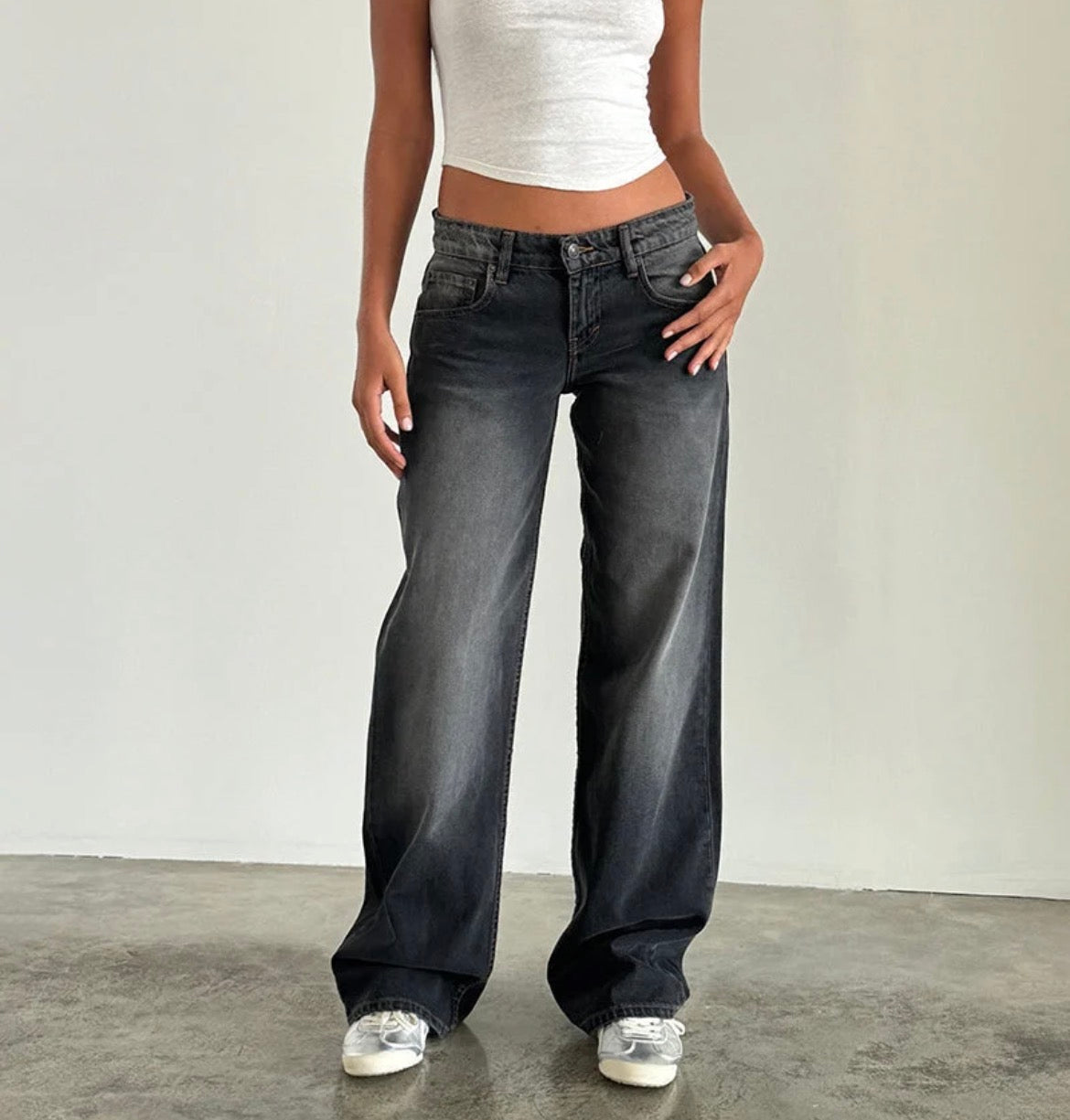 BIA LOW RISE JEANS